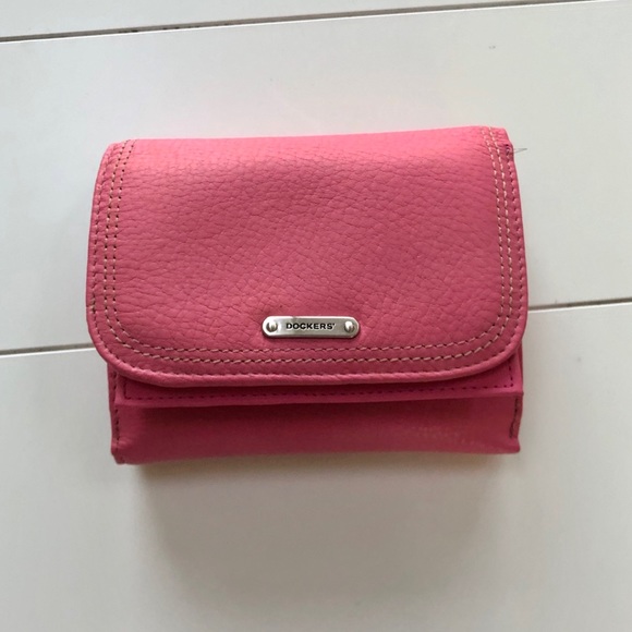 Handbags - 🌸Pink Wallet